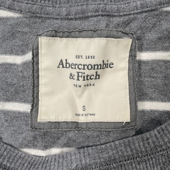 Abercrombie & Fitch Women’s Boat Neck Long Sleeve Gray & White T-Shirt Size S - Picture 3 of 5